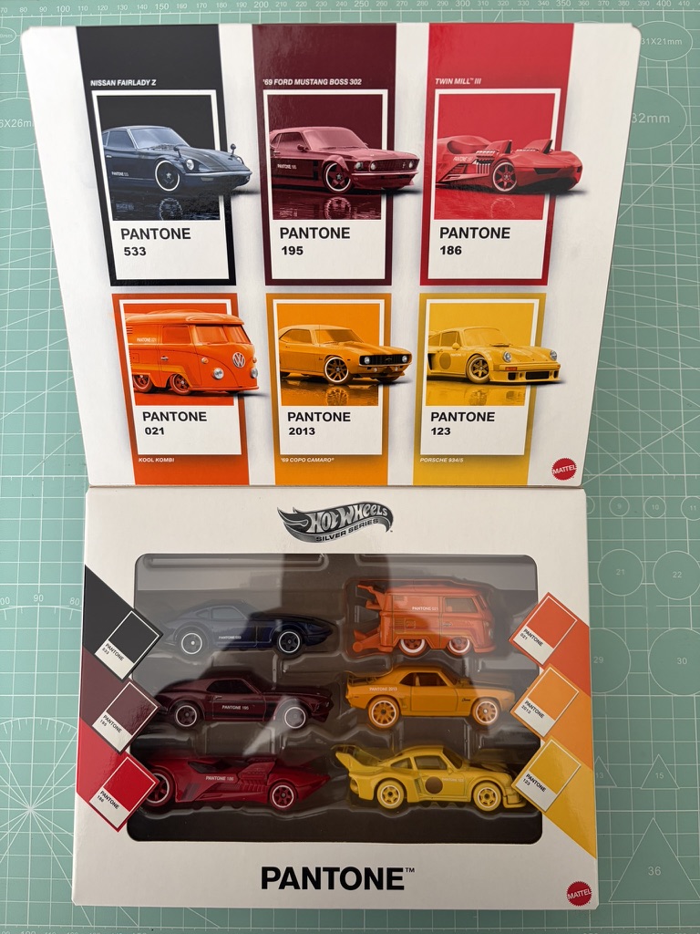 Hot Wheels Set Pantone